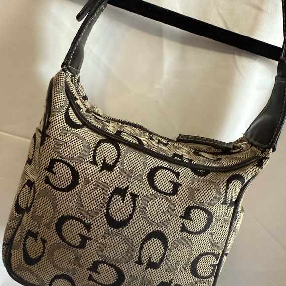 Guess Beige and Black Shoulder Bag - Picture 4 of 5